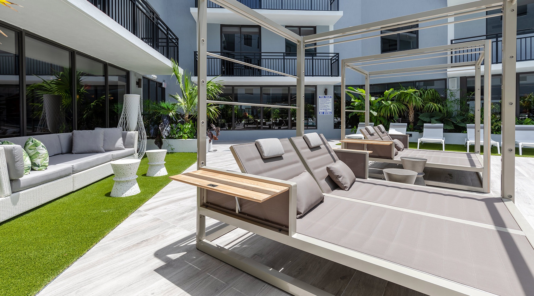 lounge chairs in a courtyard